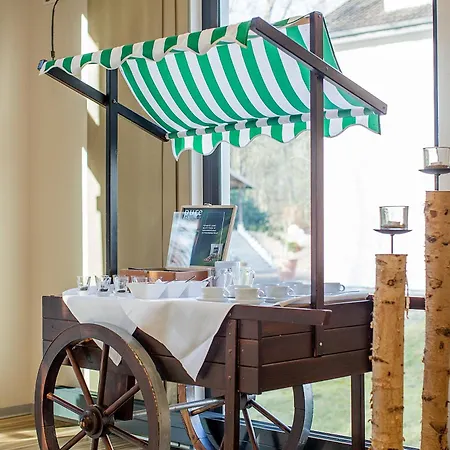 Parkhotel Ahrbergen ホテル 4*