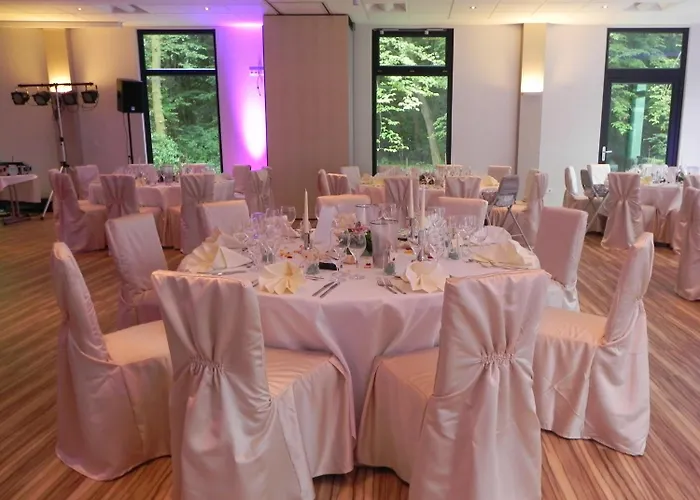 Parkhotel Ahrbergen 4* Гизен