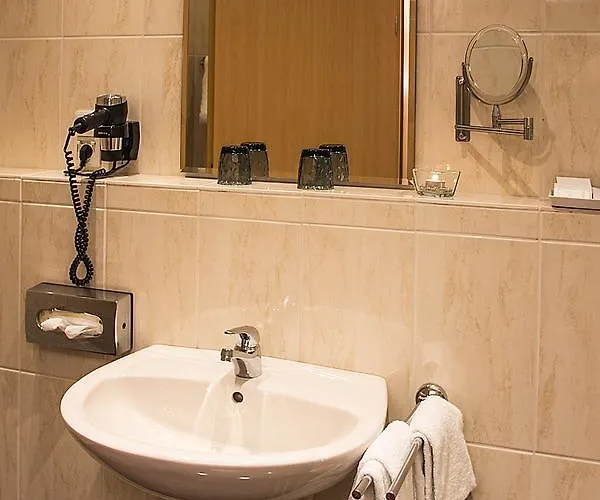 Parkhotel Ahrbergen Гизен